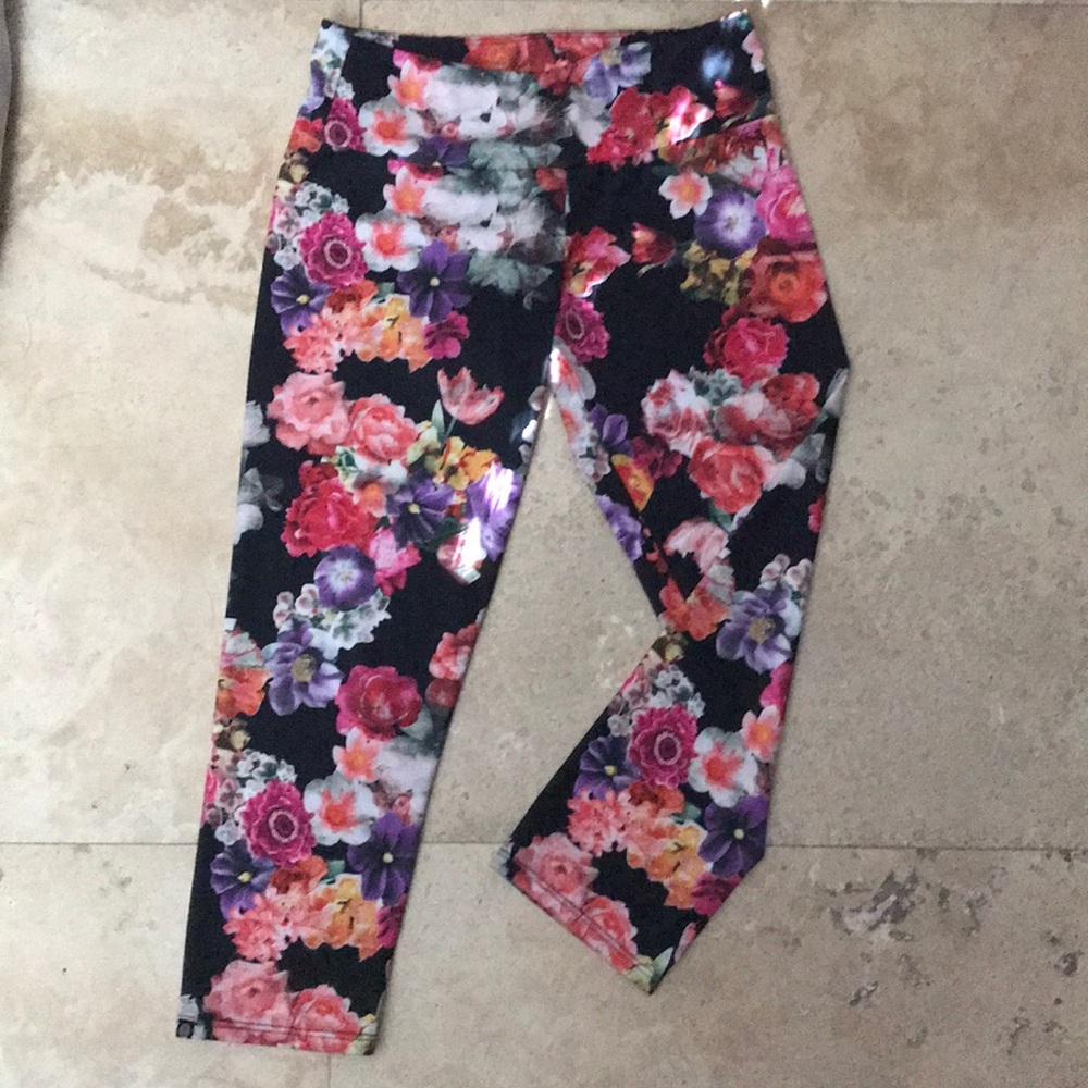 Onzie- Crop yoga leggings